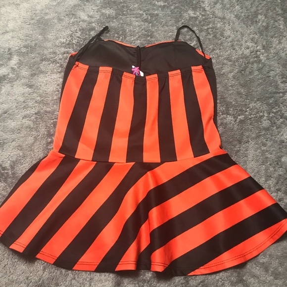 Top - Picture 2 of 2